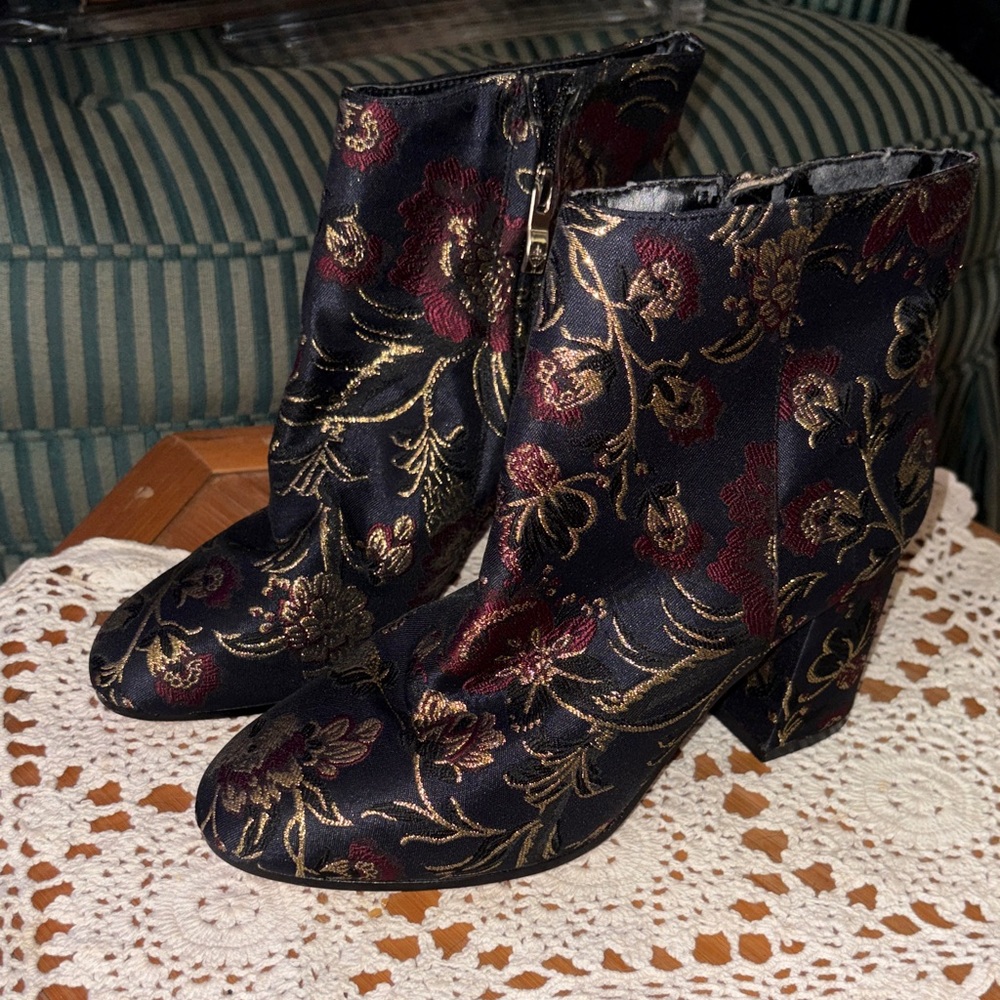 Antonio Melani brocade floral ankle boots 7 Baroque gold,burgendy and navy blue